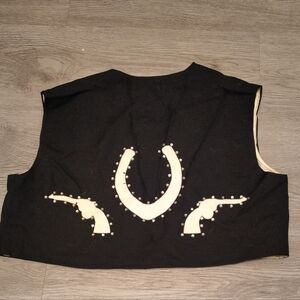 Vintage Black Western Style Horseshoe And Pistol Appliqued Vest